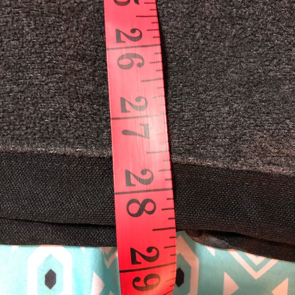 🔥 LAST CHANCE 🔥
Old Navy Pullover w/ Zipper - Picture 11 of 13